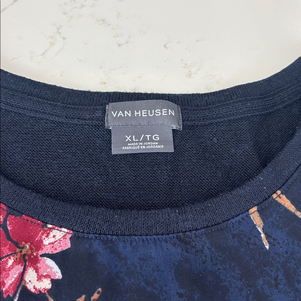 Van Heusen Navy Floral Knit Sweater - Size XL - Picture 2 of 10